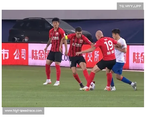 不莱梅芬德头球破门，VAR确认传球无越位